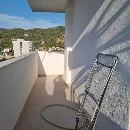 Lungo Mare//newly Furnished 2+2 아파트 Vlorë