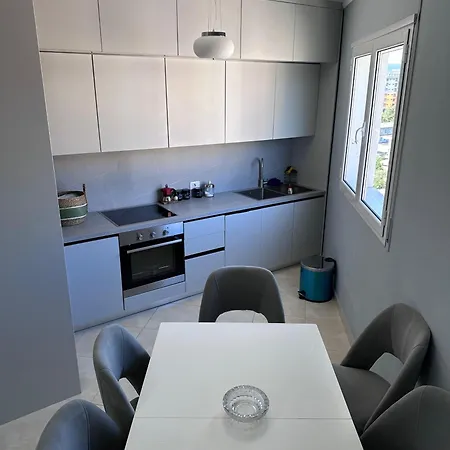 Διαμέρισμα Lungo Mare//newly Furnished 2+2 *