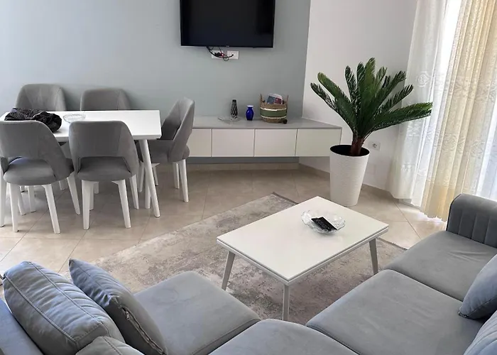 Lungo Mare//newly Furnished 2+2 * Avlonya