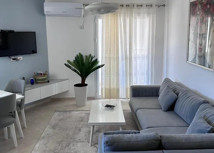 Lungo Mare//newly Furnished 2+2 Appartamento